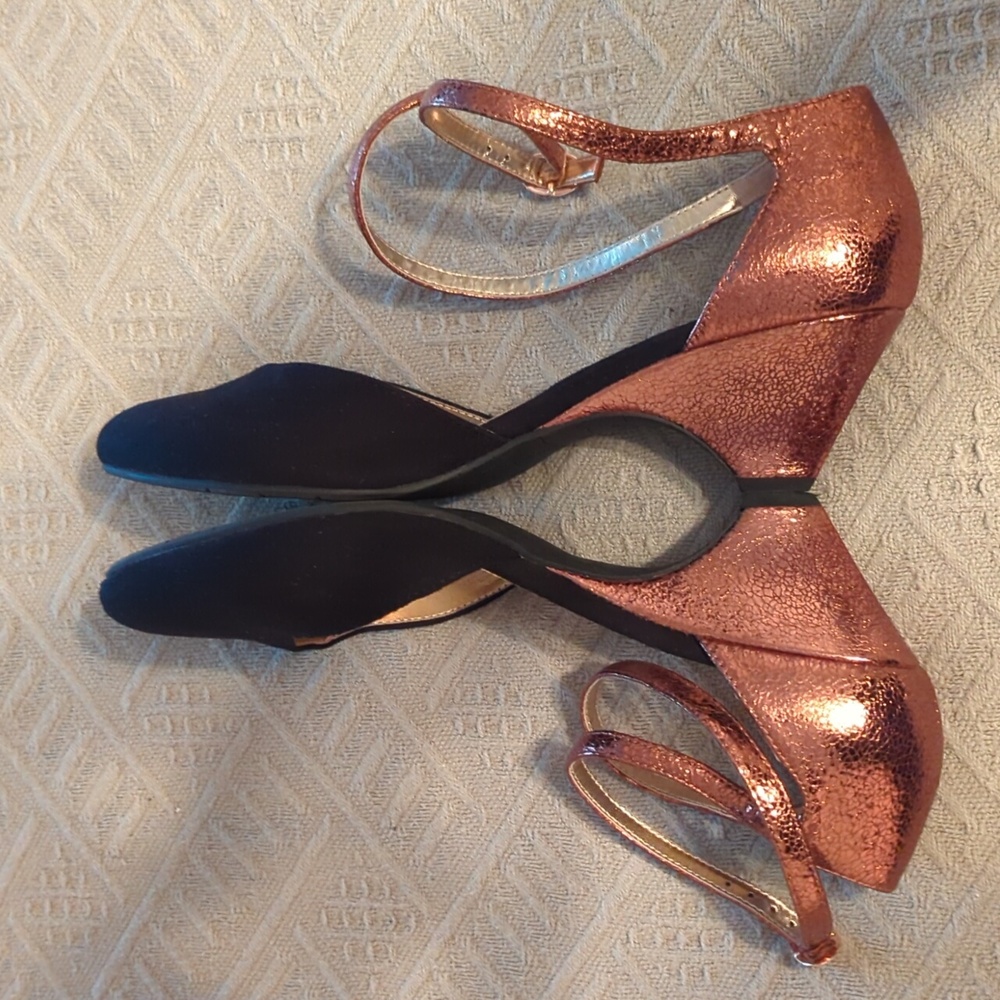 BC Footwear Low Heel Ankle Straps - Black with Metallic Copper - Size 11 - VGUC